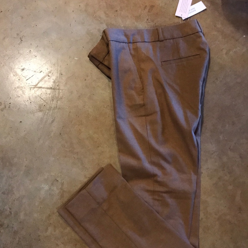 NWT Banana Republic Reegan (ACCEPTING BEST OFFER)